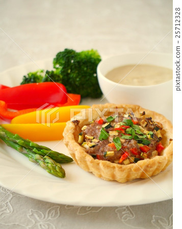 Meat Pie style quiche and Bagna cauda lunch plate (vertical position) Meat Pie style quiche and Bagna cauda lunch plate (vertical position) 25712328