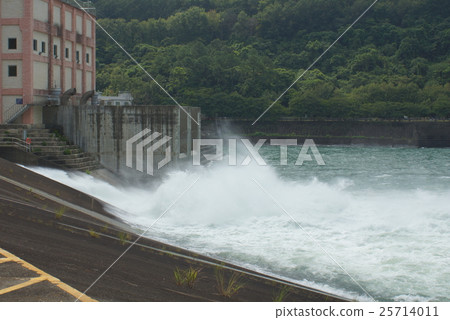 Reservoir 25714011