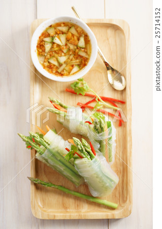 vegetarian salad roll 25714152