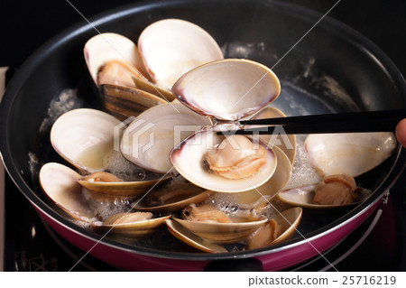 Steaming sake brewed from Mie Prefecture 25716219