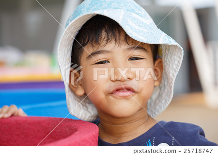 close up little boy smile close up little boy smile 25718747