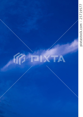 Sky and clouds in the evening of October (deep blue vertical) 25719577