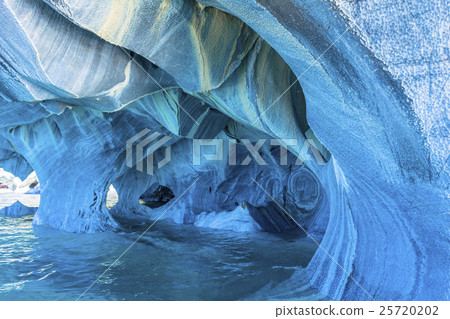 巴塔哥尼亞地區的大理石大教堂 25720202