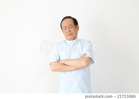 Middle-aged men (teacher dentist massager) Middle-aged men (teacher dentist massager) 25723066