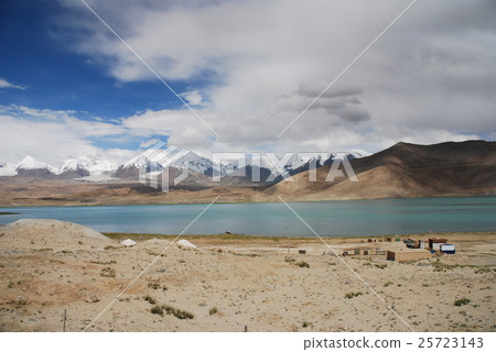 Lake Karakuri 25723143