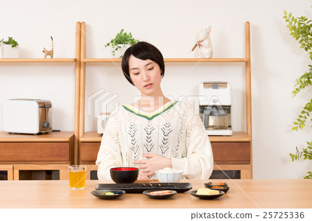 Young lady (diet) 25725336