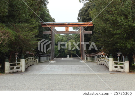 Torii of Nara Kashihara Jingu Shrine Torii of Nara Kashihara Jingu Shrine 25725360