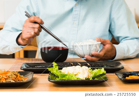 Senior male (meal) 25725550