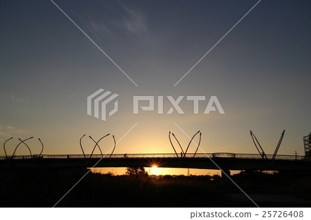 早上人道主義橋樑 早上人道主義橋樑 25726408