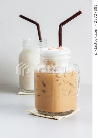 Closeup Iced coffee 25727883