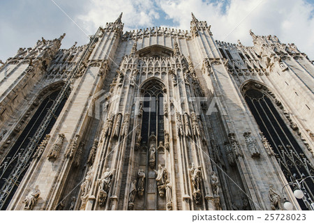Milan Duomo in detail Milan Duomo in detail 25728023