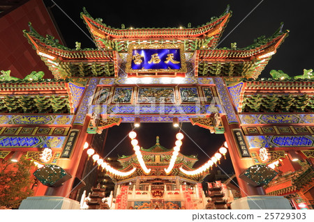 橫濱陵墓的夜景 25729303