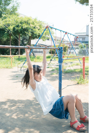 younger, back hip circle, exercising bar 25733584