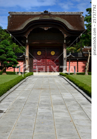 Tsurumi Chuojiji Temple Kammon (2016.10) 25737792