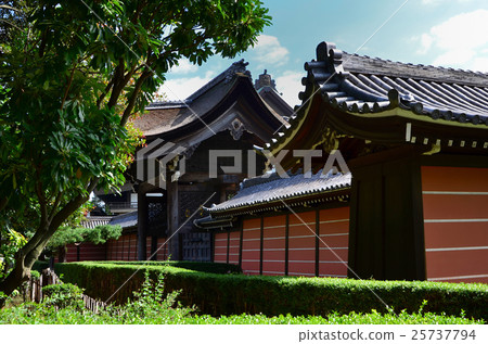 Tsurumi Chuojiji Temple Kammon (2016.10) 25737794