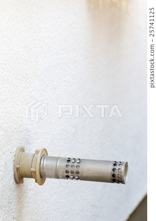 排氣管連接在外壁上 排氣管連接在外壁上 25741125
