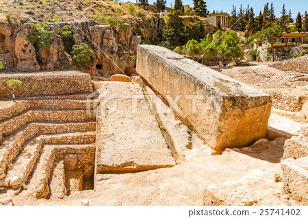 Baalbeck's megalith (Lebanon, Beka Plateau) 25741402