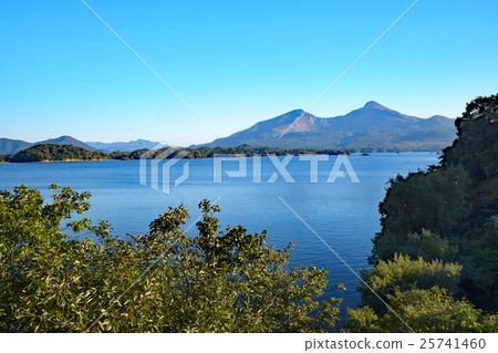 Hibara Lake and Bandai Mountain 25741460