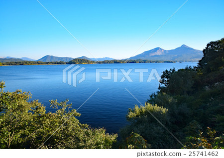 萬代和希巴拉湖 萬代和希巴拉湖 25741462