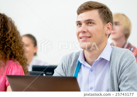 students in the classroom 25743177