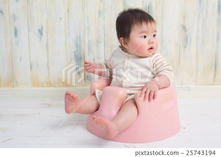 坐著寶寶 25743194