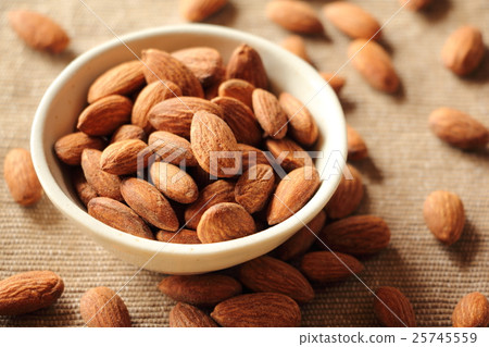Almond Almond 25745559