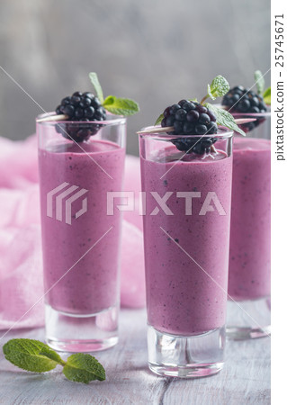 Delicious blackberry smoothie Delicious blackberry smoothie 25745671
