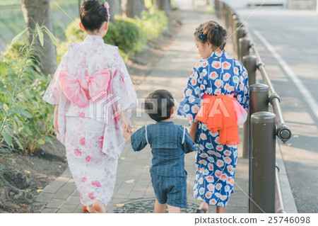 yukata, jinbei, younger 25746098