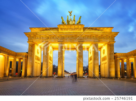 Brandenburg gate at dusk Brandenburg gate at dusk 25746191