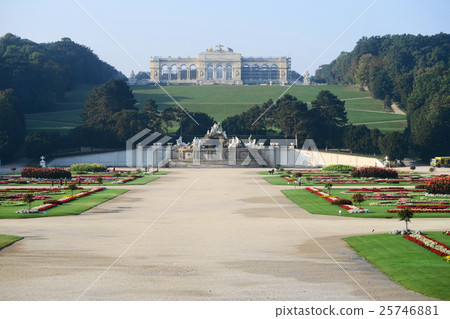 World Heritage Sites Schönbrunn Palace and Gardens World Heritage Sites Schönbrunn Palace and Gardens 25746881
