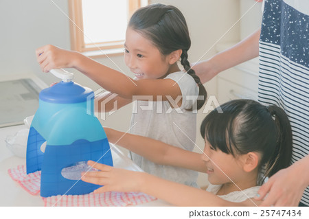 兒童 孩子 小孩 25747434