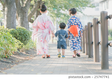 yukata, jinbei, younger 25747741