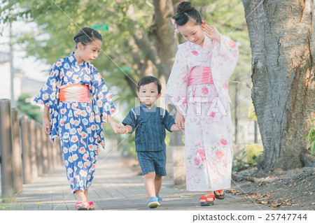 yukata, jinbei, younger 25747744