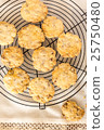 Homemade oats and nuts cookies 25750480