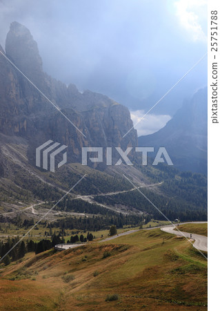 意大利白雲巖 25751788