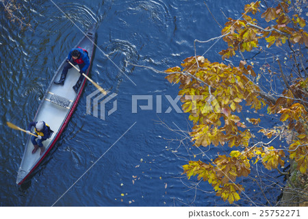 秋天河的街市 秋天河的街市 25752271