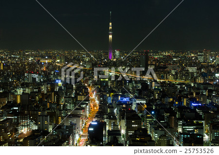 東京天空樹夜視圖和街市街道 東京天空樹夜視圖和街市街道 25753526