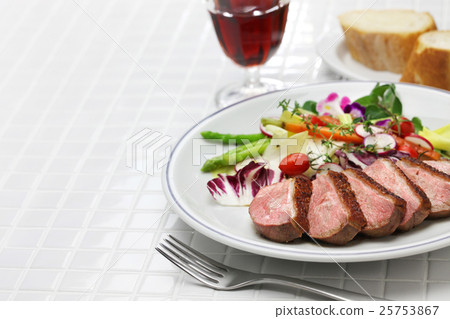Duck Roast and Salad 25753867