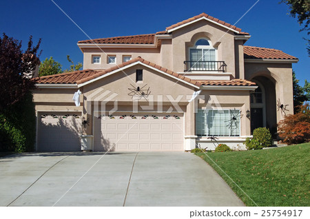 Architecture and design 25754917