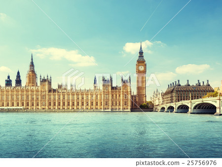 Big Ben and Houses of Parliament, London, UK 25756976