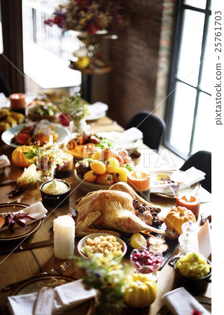 Thanksgiving Celebration Traditional Dinner Table Setting Concept 25761703