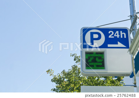 Parking signs 25762488