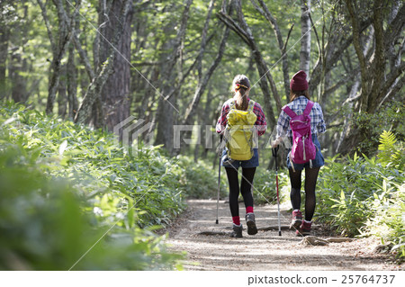 Woman trekking 25764737