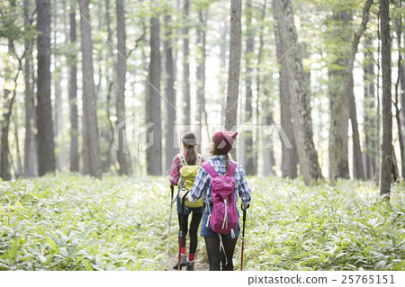 一個女人徒步旅行 25765151