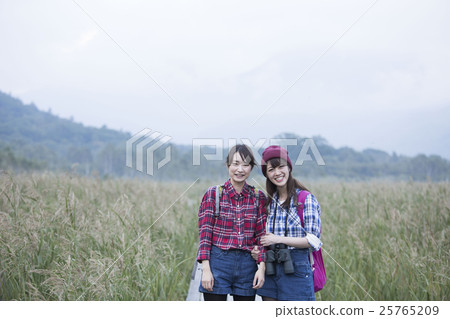 Woman trekking 25765209