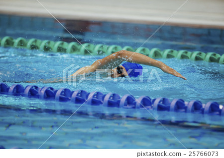 Swimming player crawl 25766073