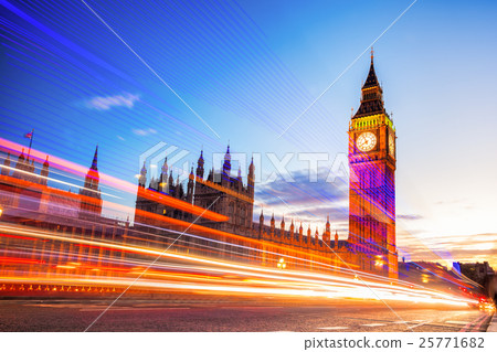 Big Ben at night in London, England, UK 25771682