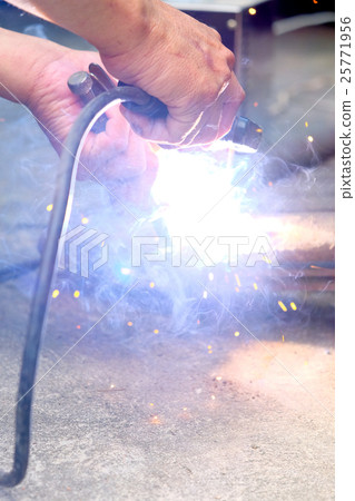 Welding steel 25771956