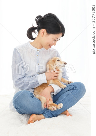Dog lady agura 25772002