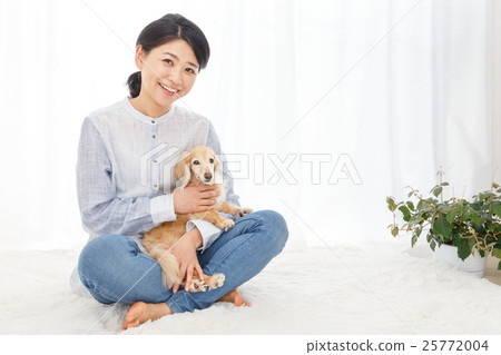 Dog lady agura 25772004